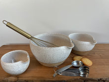 Load image into Gallery viewer, Set of 3 hand throne stoneware mixing bowls