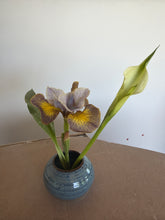Load image into Gallery viewer, Flower Frog Ikebana Small Pin Frog Flower Vase
