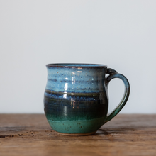 Load image into Gallery viewer, Hand Thrown Pottery Mug - 14oz mug
