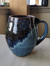 Load image into Gallery viewer, Bulbous Shape Handmade Coffee Mug
